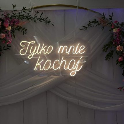 Napis LED "Tylko mnie kochaj"